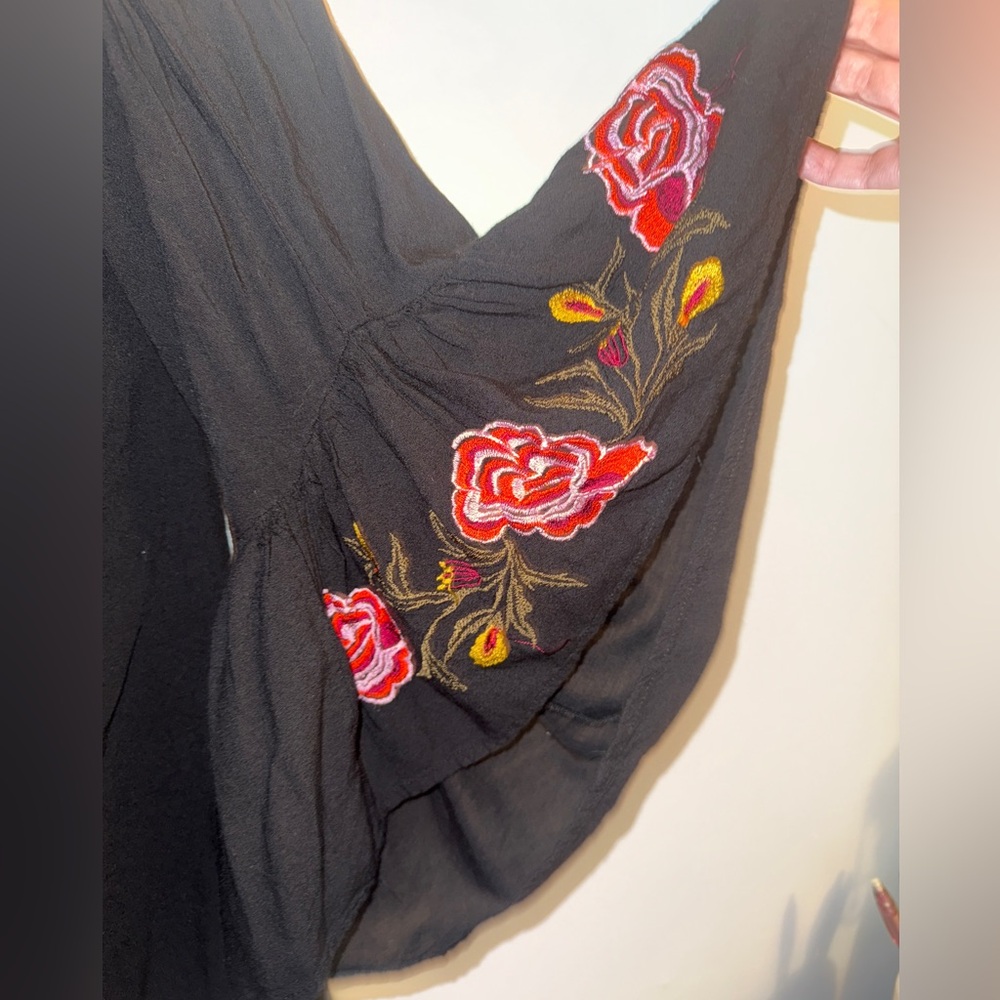🖤🌹 Feathers Black Embroidered Peasant Blouse | Medium - Picture 5 of 12